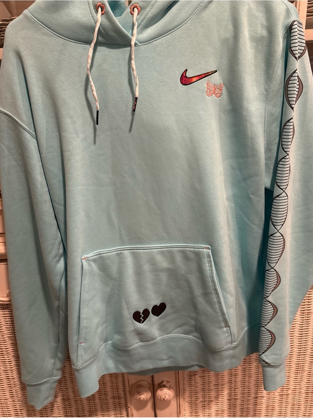 Nike Catalina's Sportswear Essential Doernbecher Hoodie M Collab